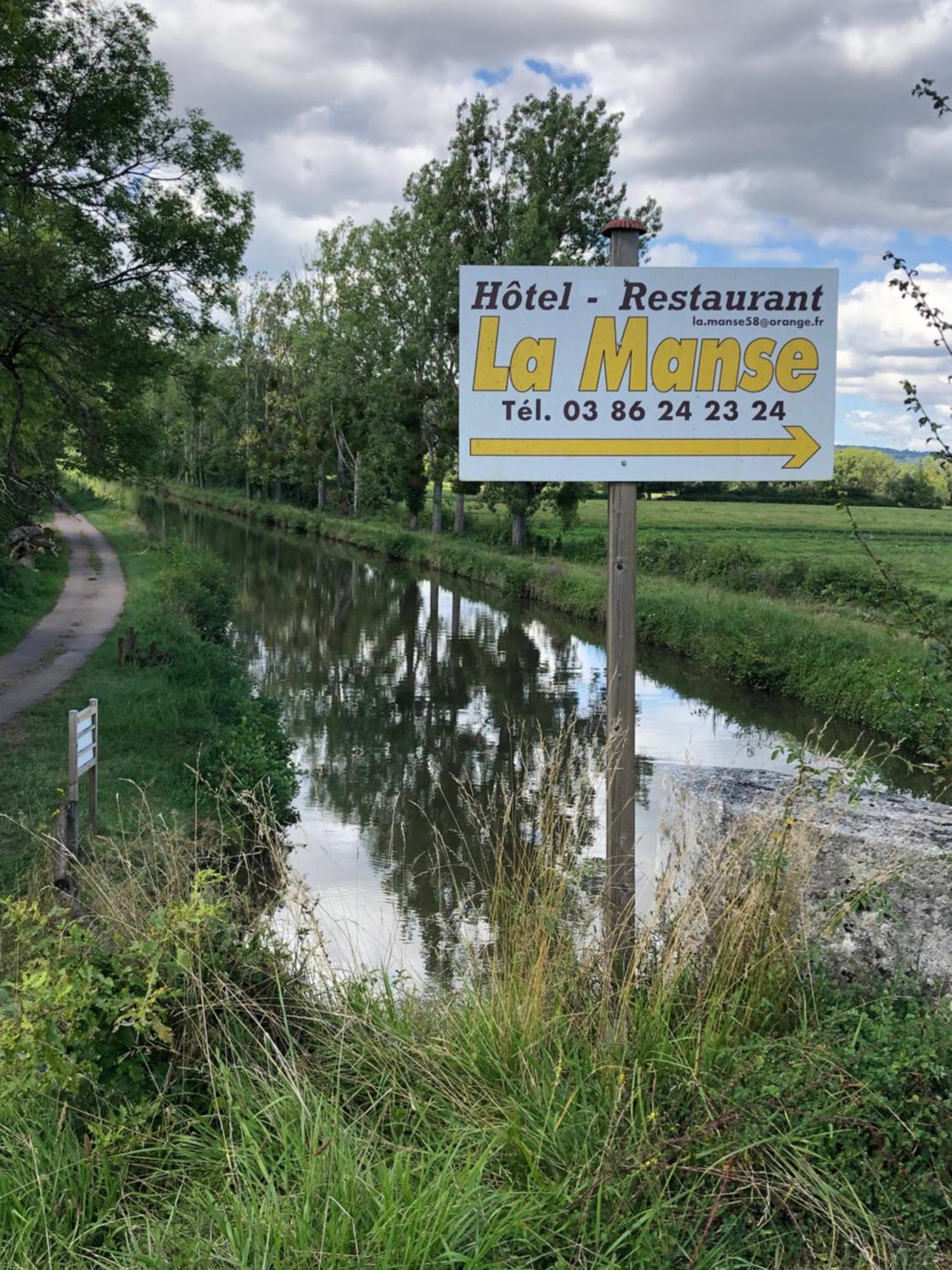 Hotel Restaurant La Manse Dornecy Kültér fotó