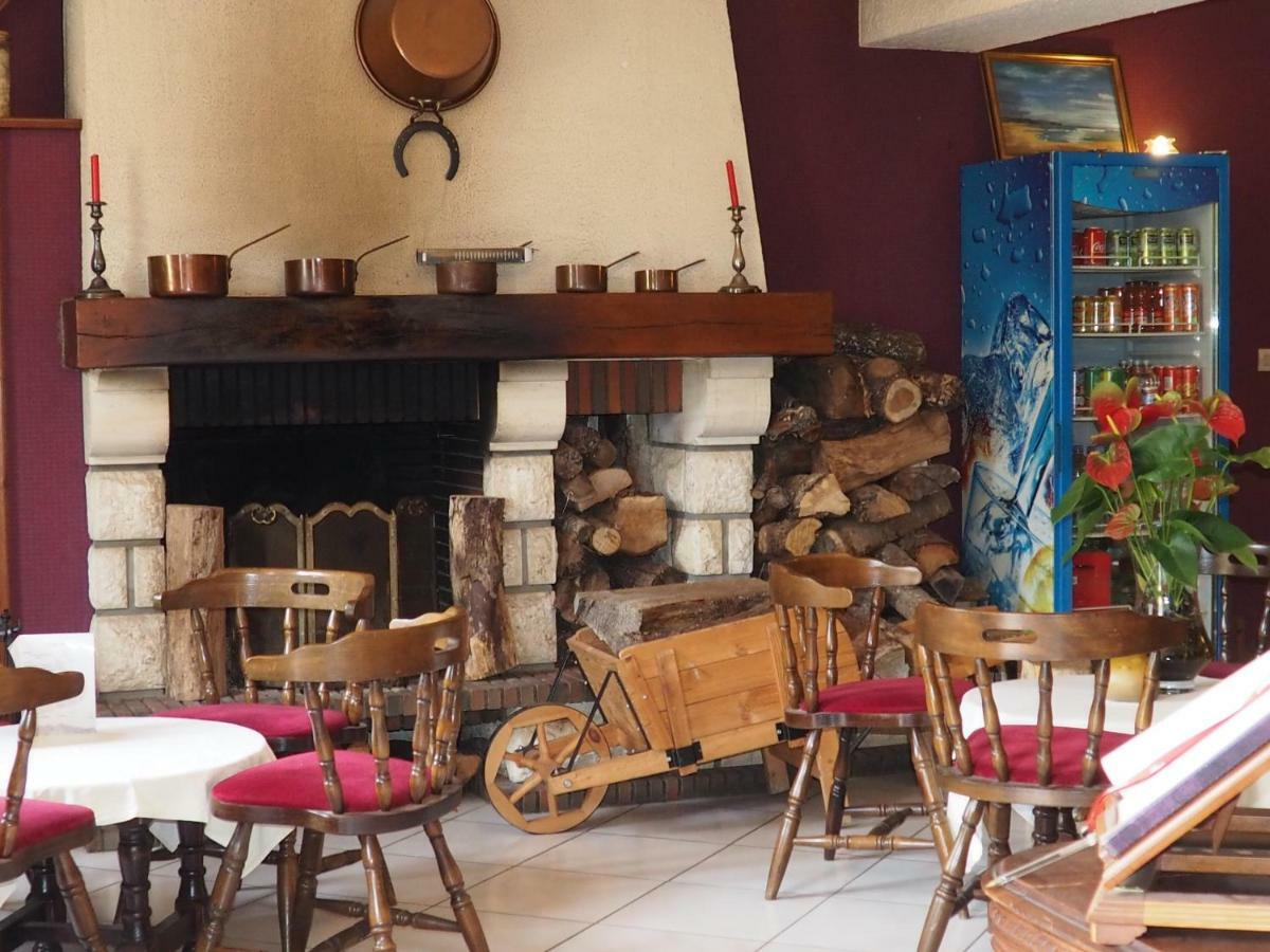 Hotel Restaurant La Manse Dornecy Kültér fotó
